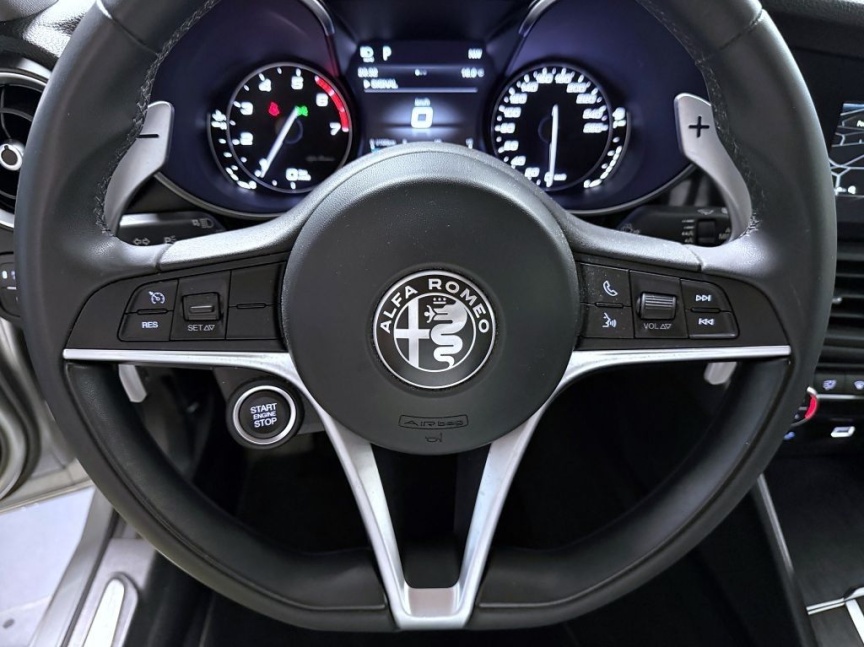 Alfa Romeo Giulia 2.0T 200k AT8 ZF Super