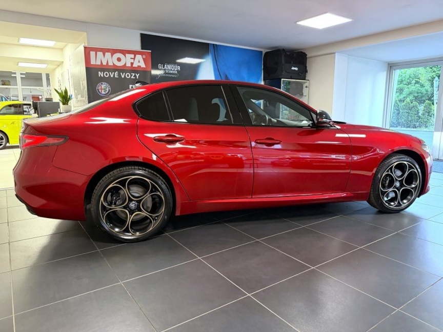 Alfa Romeo Giulia 2.0T 280k AT8 ZF Q4 4x4 Intensa *023* e