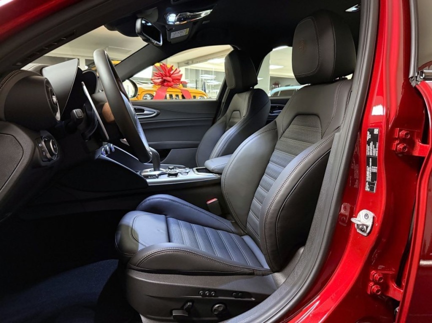 Alfa Romeo Giulia 2.0T 280k AT8 ZF Q4 4x4 Intensa *023* e