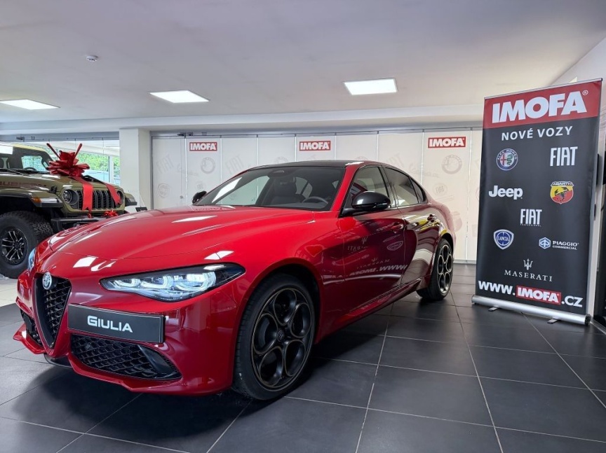 Alfa Romeo Giulia 2.0T 280k AT8 ZF Q4 4x4 Intensa *024*