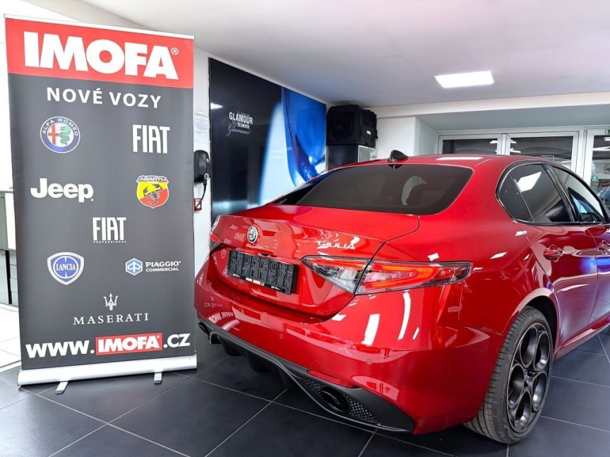 Alfa Romeo Giulia 2.0T 280k AT8 ZF Q4 4x4 Intensa *494*