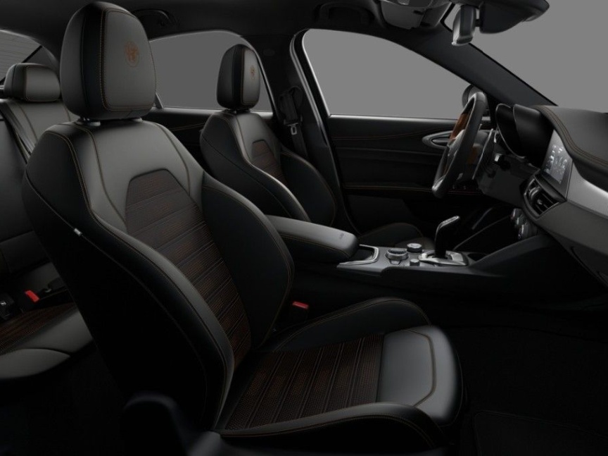 Alfa Romeo Giulia 2.0T 280k AT8 ZF Q4 4x4 Intensa *494*