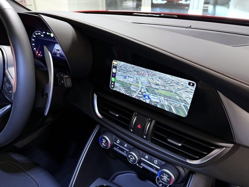 Alfa Romeo Giulia 2.0T 280k AT8 ZF Q4 4x4 Intensa *804*