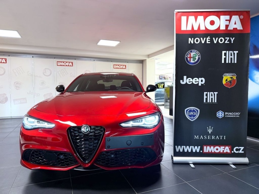 Alfa Romeo Giulia 2.0T 280k AT8 ZF Q4 4x4 Intensa *804*