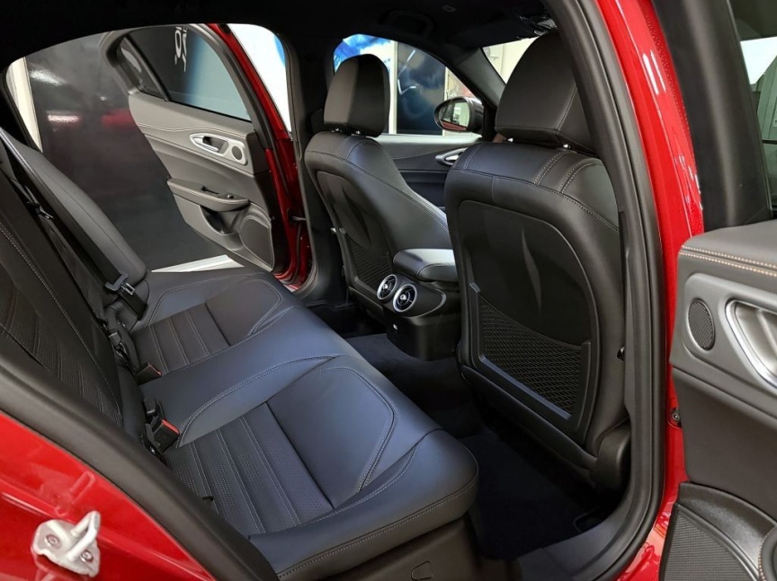 Alfa Romeo Giulia 2.0T 280k AT8 ZF Q4 4x4 Intensa *804*