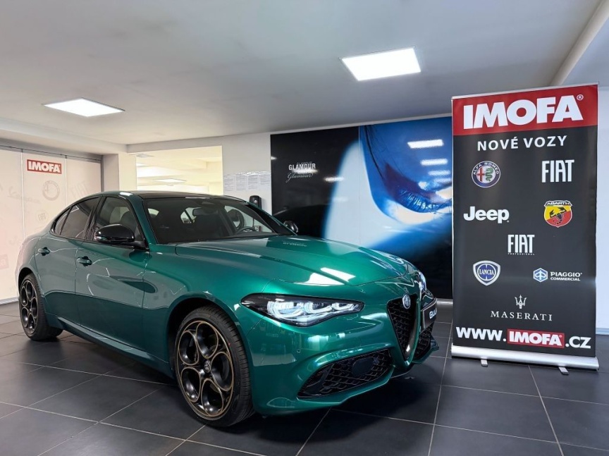 Alfa Romeo Giulia 2.0T 280k AT8 ZF Q4 4x4 Intensa *836*