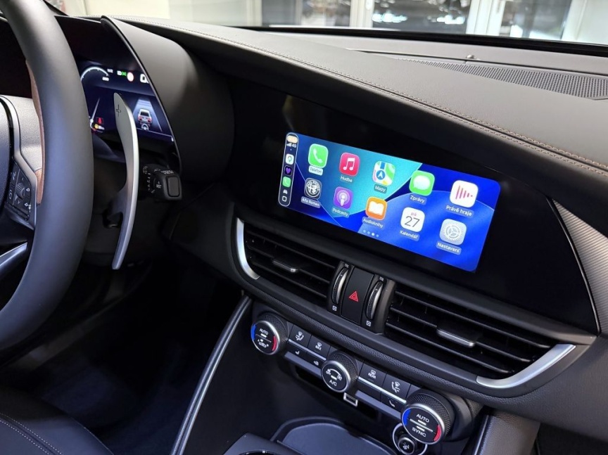 Alfa Romeo Giulia 2.0T 280k AT8 ZF Q4 4x4 Intensa *858*