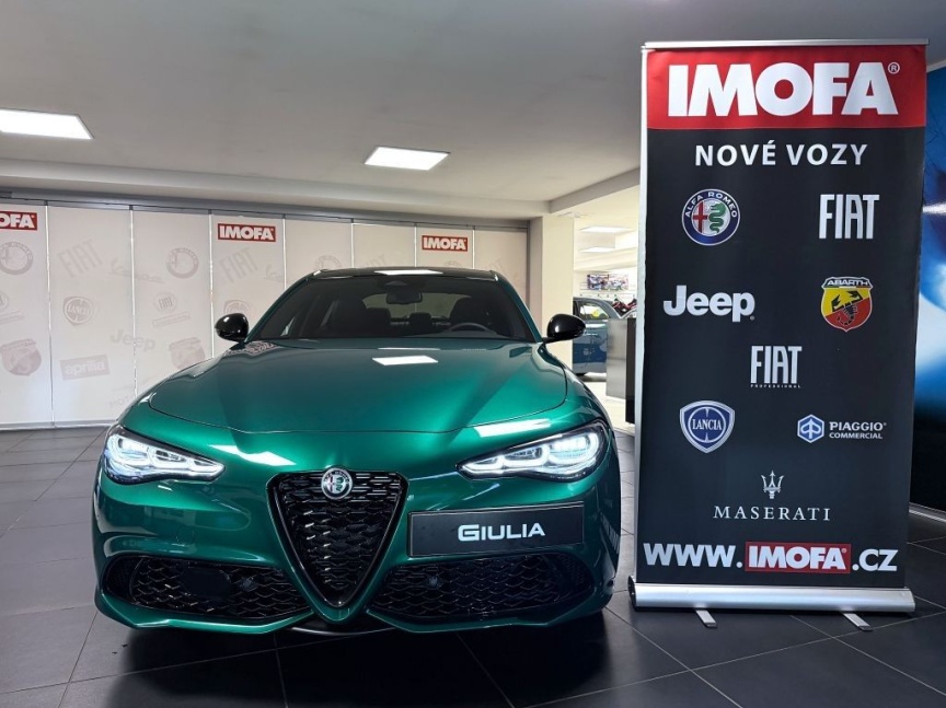 Alfa Romeo Giulia 2.0T 280k AT8 ZF Q4 4x4 Intensa *870*