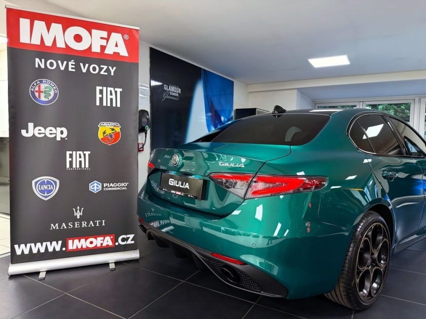 Alfa Romeo Giulia 2.0T 280k AT8 ZF Q4 4x4 Intensa *870*