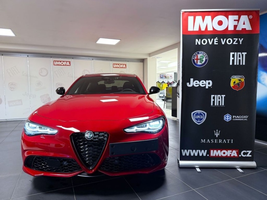 Alfa Romeo Giulia 2.0T 280k AT8 ZF Q4 4x4 Intensa *891*