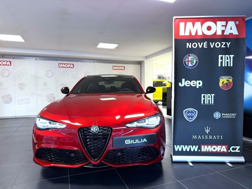 Alfa Romeo Giulia 2.0T 280k AT8 ZF Q4 4x4 Intensa *959*