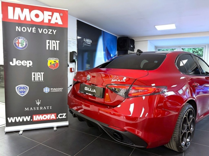 Alfa Romeo Giulia 2.0T 280k AT8 ZF Q4 4x4 Intensa *959*