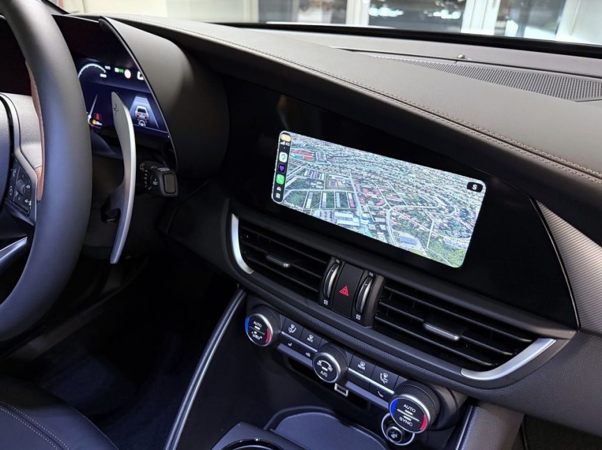 Alfa Romeo Giulia 2.0T 280k AT8 ZF Q4 4x4 Intensa *973*