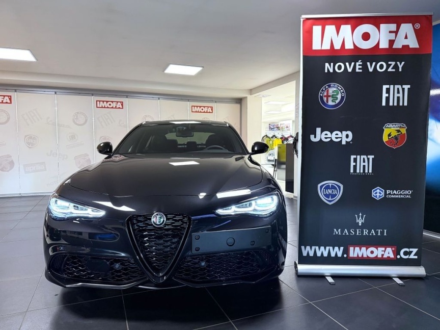 Alfa Romeo Giulia 2.0T 280k AT8 ZF Q4 4x4 Intensa *973*