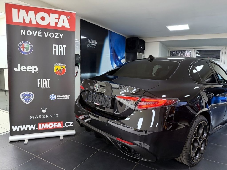 Alfa Romeo Giulia 2.0T 280k AT8 ZF Q4 4x4 Intensa *973*