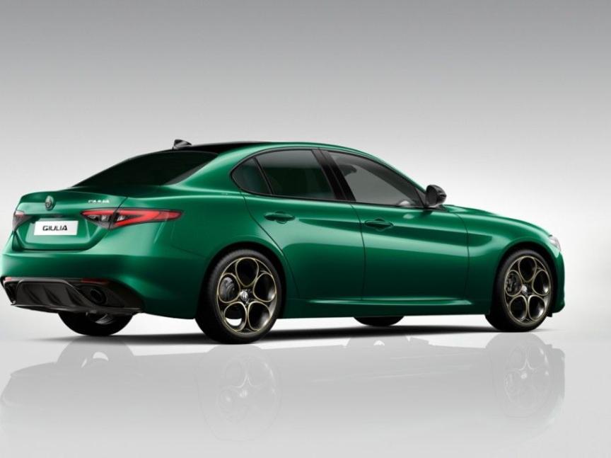 Alfa Romeo Giulia 2.0T 280k AT8 ZF Q4 4x4 Intensa *o3904*