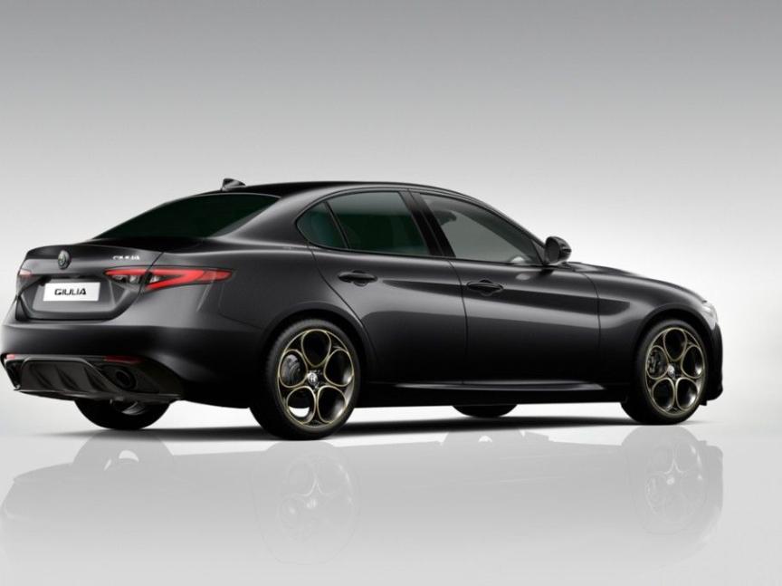 Alfa Romeo Giulia 2.0T 280k AT8 ZF Q4 4x4 Intensa *o508*