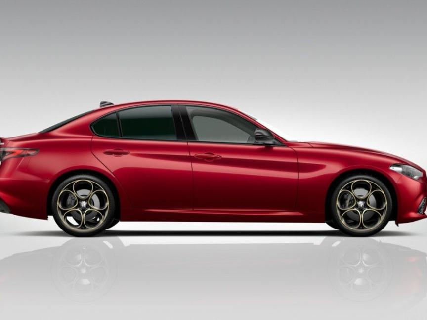 Alfa Romeo Giulia 2.0T 280k AT8 ZF Q4 4x4 Intensa *o543*