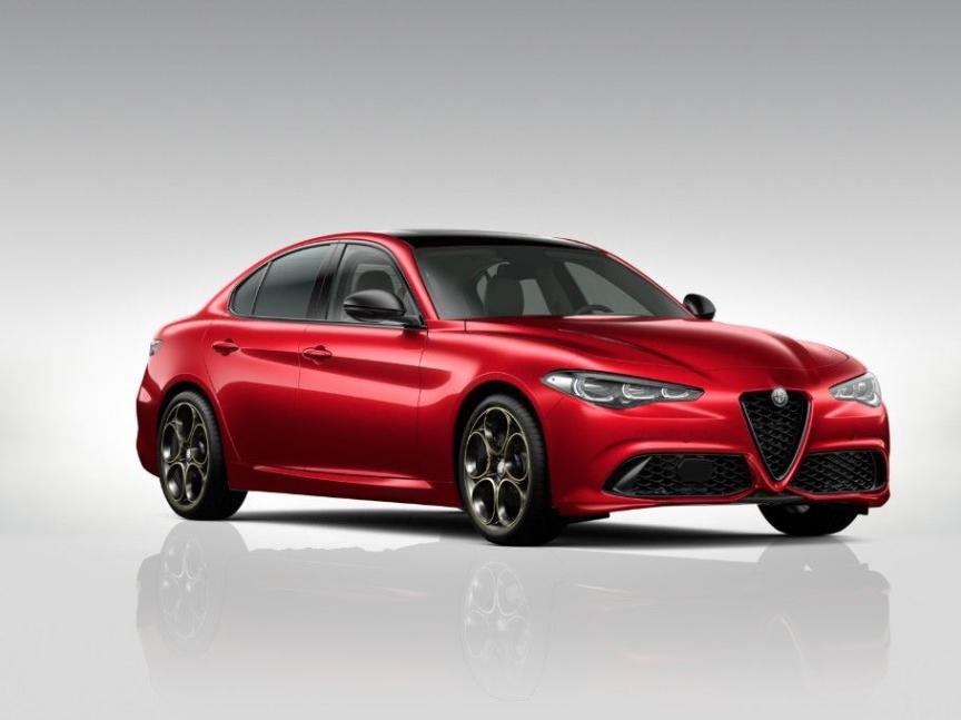 Alfa Romeo Giulia 2.0T 280k AT8 ZF Q4 4x4 Intensa *o5695,o5696*