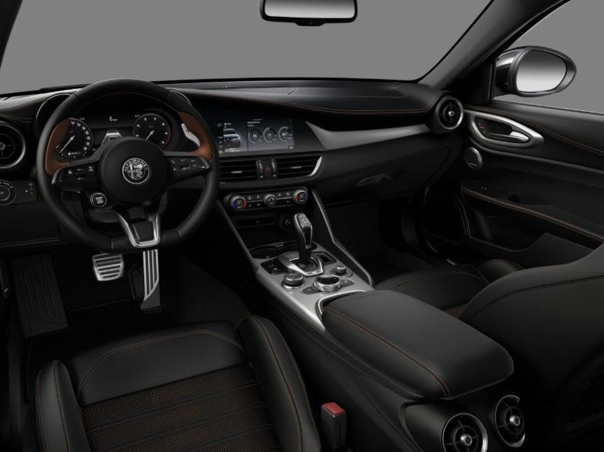 Alfa Romeo Giulia 2.0T 280k AT8 ZF Q4 4x4 Intensa *o5695,o5696*