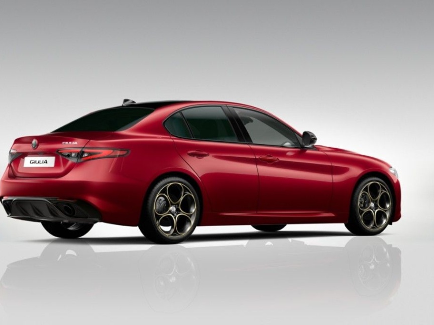 Alfa Romeo Giulia 2.0T 280k AT8 ZF Q4 4x4 Intensa *o956*