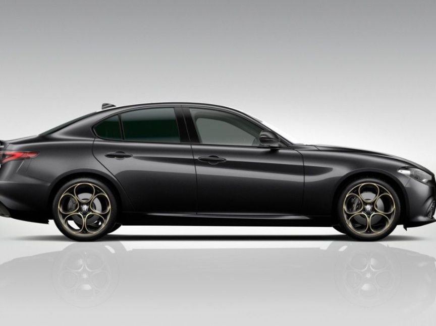 Alfa Romeo Giulia 2.0T 280k AT8 ZF Q4 4x4 Intensa *o957*