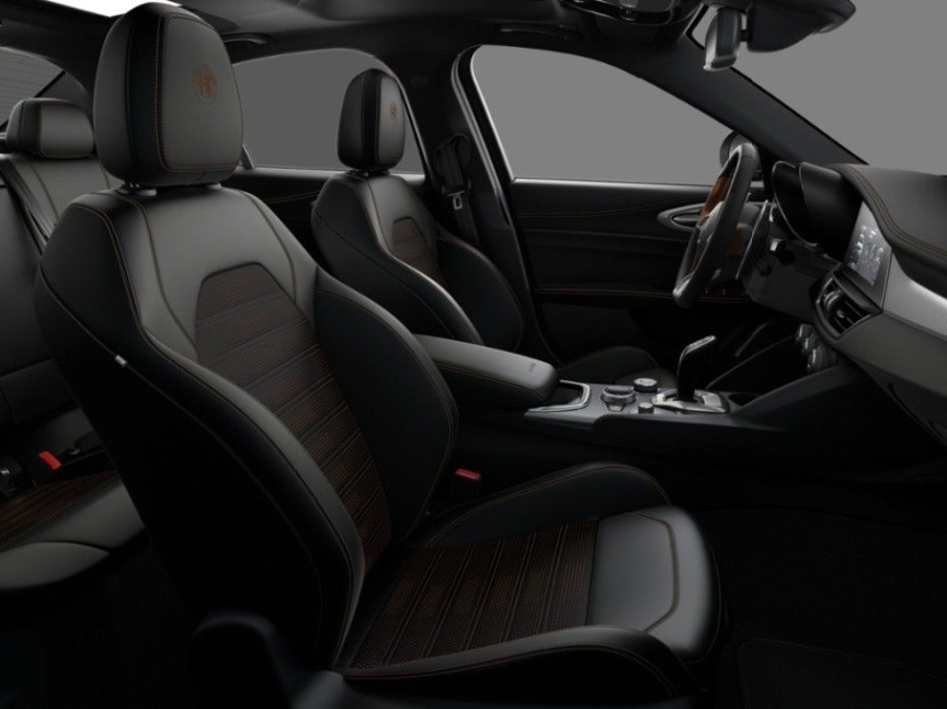 Alfa Romeo Giulia 2.0T 280k AT8 ZF Q4 4x4 Intensa *o957*