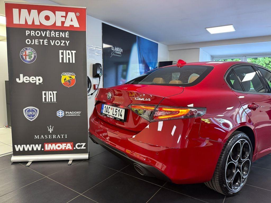 Alfa Romeo Giulia 2.0T 280k AT8 ZF Q4 4x4 TI, reg. 03/2024