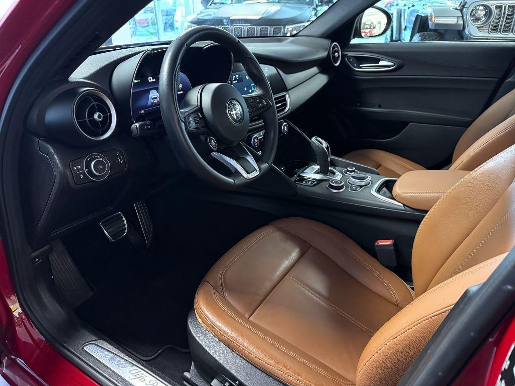 Alfa Romeo Giulia 2.0T 280k AT8 ZF Q4 4x4 TI, reg. 03/2024