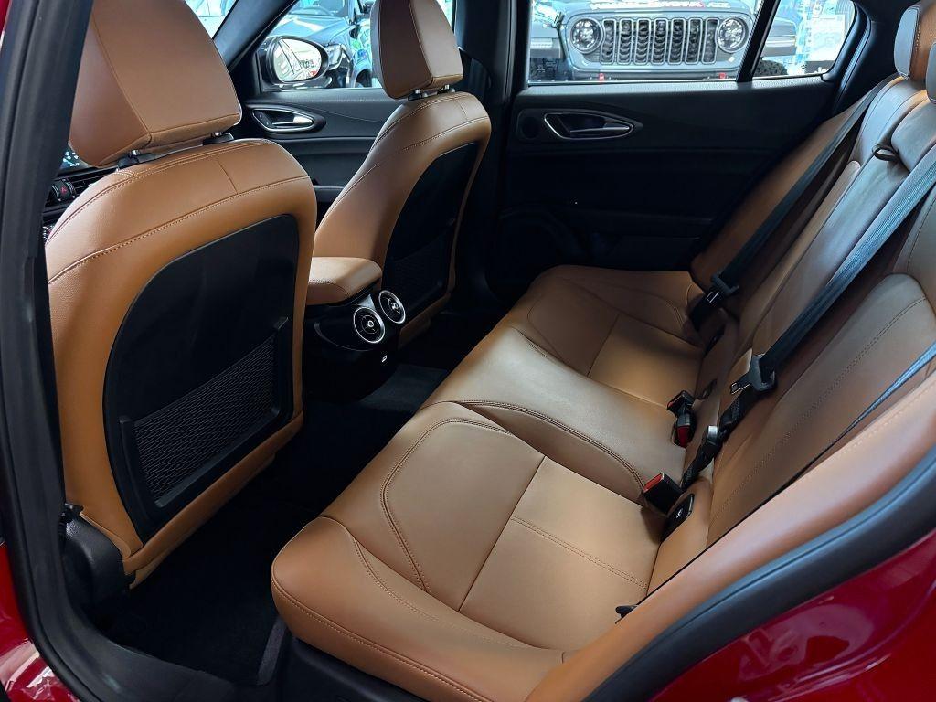 Alfa Romeo Giulia 2.0T 280k AT8 ZF Q4 4x4 TI, reg. 03/2024