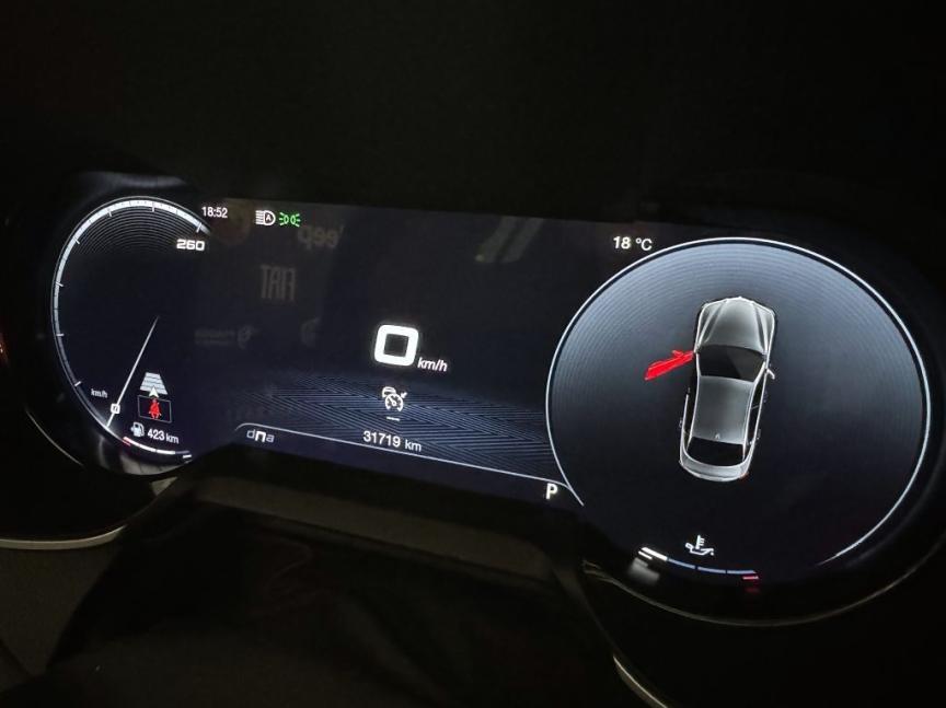 Alfa Romeo Giulia 2.0T 280k AT8 ZF Q4 4x4 TI