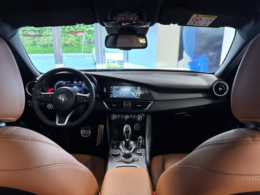 Alfa Romeo Giulia 2.0T 280k AT8 ZF Q4 4x4 TI