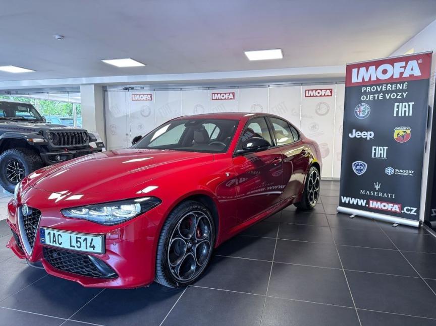 Alfa Romeo Giulia 2.0T 280k AT8 ZF Q4 4x4 TI