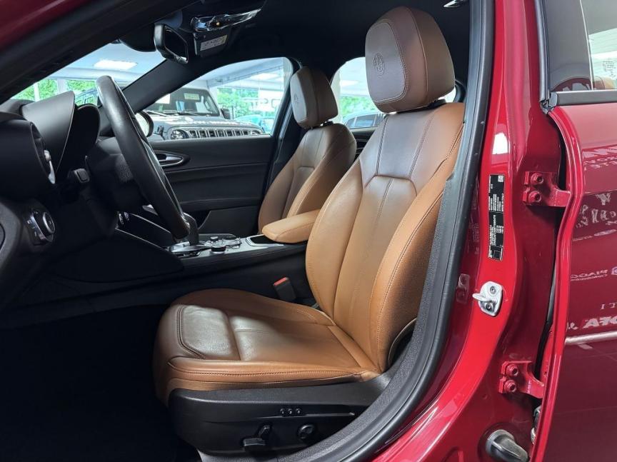Alfa Romeo Giulia 2.0T 280k AT8 ZF Q4 4x4 TI