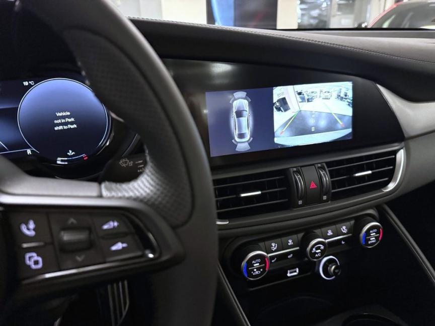 Alfa Romeo Giulia 2.0T 280k AT8 ZF Q4 4x4 Veloce *048*
