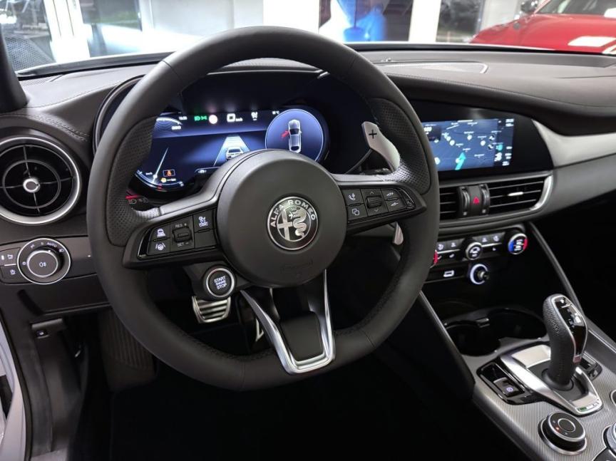 Alfa Romeo Giulia 2.0T 280k AT8 ZF Q4 4x4 Veloce *048*