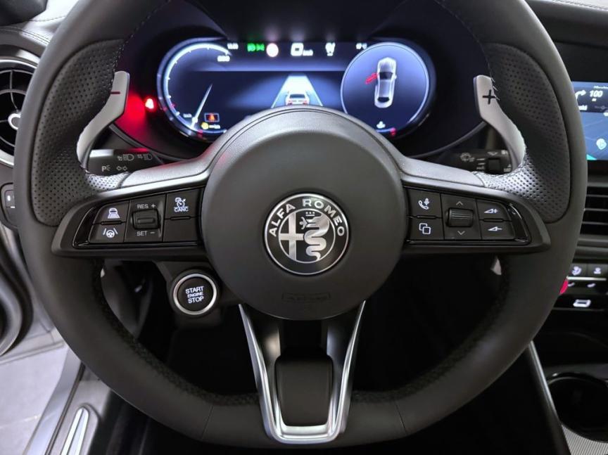 Alfa Romeo Giulia 2.0T 280k AT8 ZF Q4 4x4 Veloce *048*