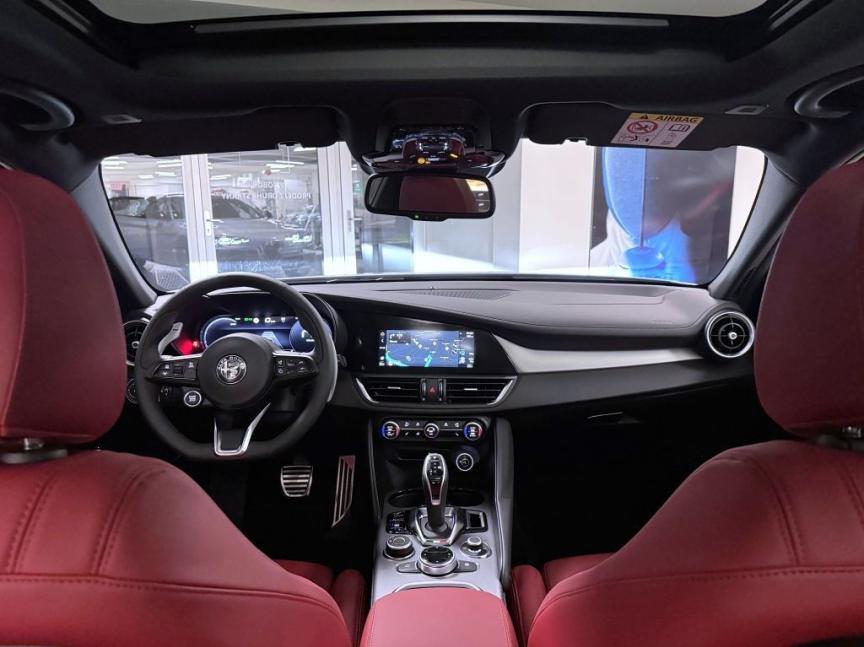 Alfa Romeo Giulia 2.0T 280k AT8 ZF Q4 4x4 Veloce *048*