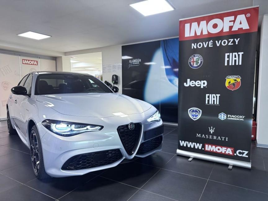Alfa Romeo Giulia 2.0T 280k AT8 ZF Q4 4x4 Veloce *048*