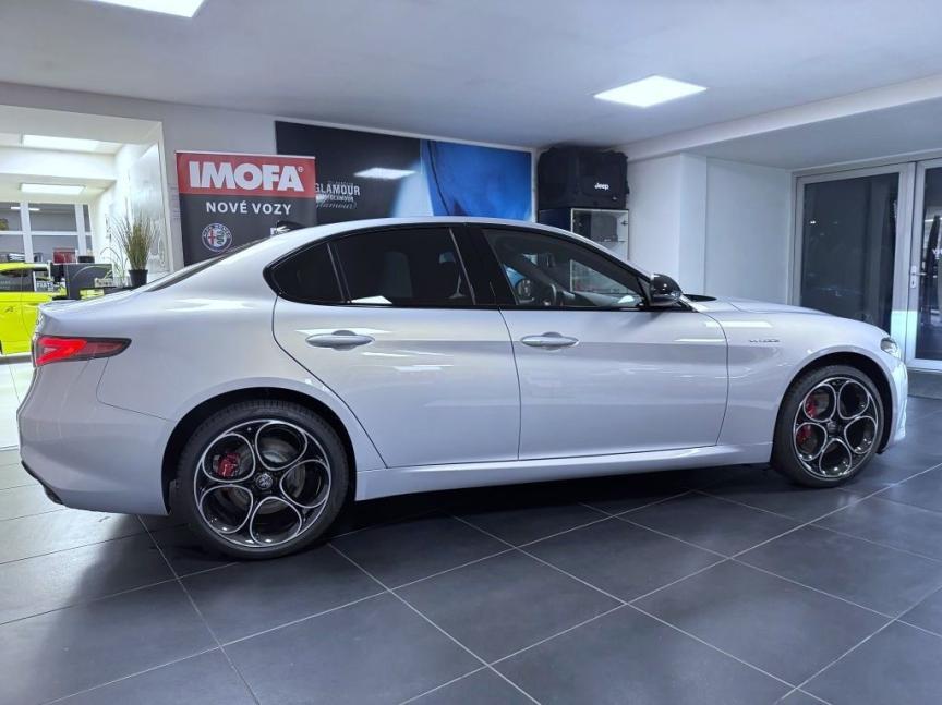 Alfa Romeo Giulia 2.0T 280k AT8 ZF Q4 4x4 Veloce *048*
