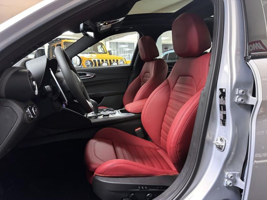 Alfa Romeo Giulia 2.0T 280k AT8 ZF Q4 4x4 Veloce *048*
