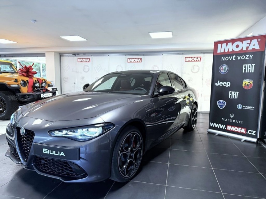 Alfa Romeo Giulia 2.0T 280k AT8 ZF Q4 4x4 Veloce *063*