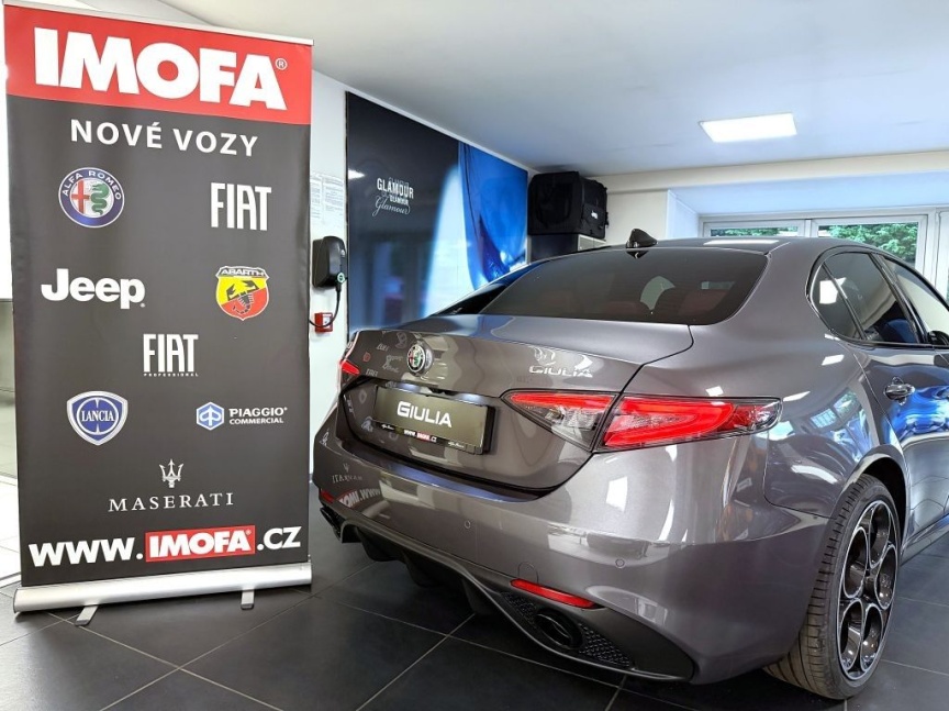 Alfa Romeo Giulia 2.0T 280k AT8 ZF Q4 4x4 Veloce *063*