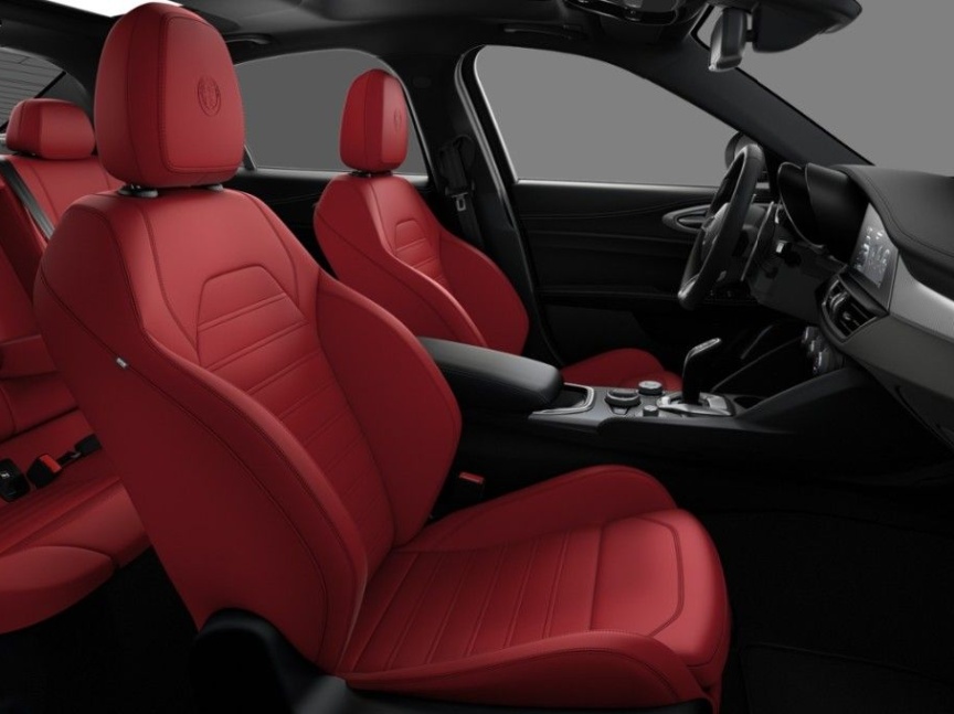 Alfa Romeo Giulia 2.0T 280k AT8 ZF Q4 4x4 Veloce *063*