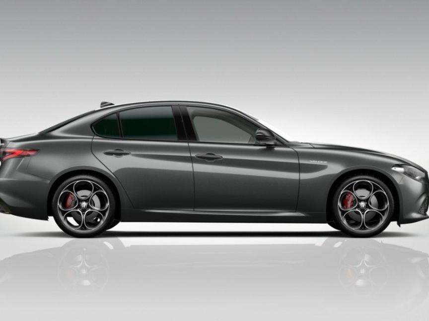 Alfa Romeo Giulia 2.0T 280k AT8 ZF Q4 4x4 Veloce *o960*