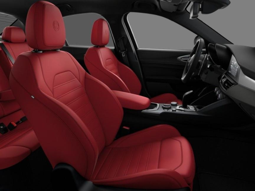 Alfa Romeo Giulia 2.0T 280k AT8 ZF Q4 4x4 Veloce *o964*