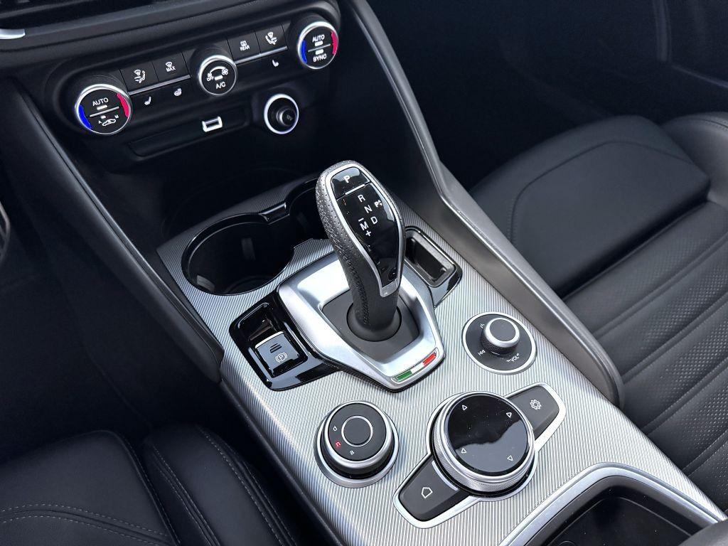 Alfa Romeo Giulia 2.0T 280k AT8 ZF Q4 4x4 Veloce, reg. 09/2023