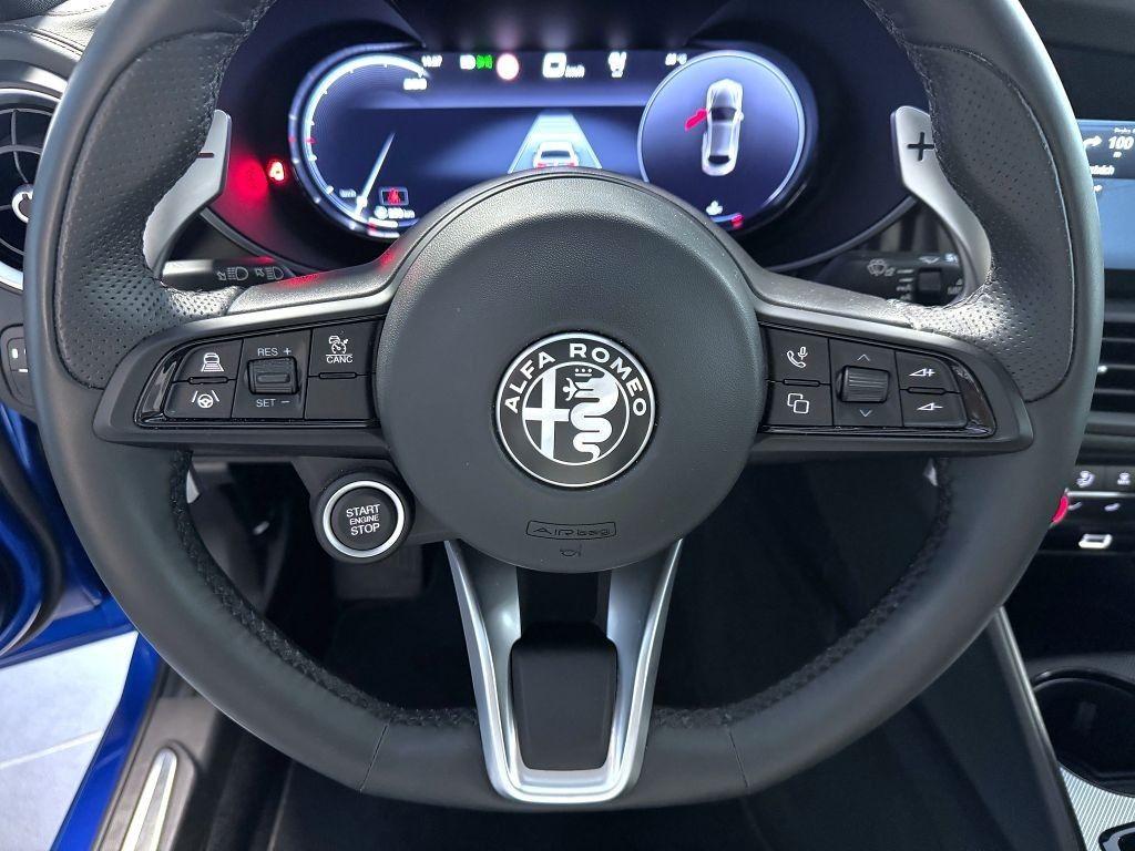 Alfa Romeo Giulia 2.0T 280k AT8 ZF Q4 4x4 Veloce, reg. 09/2023