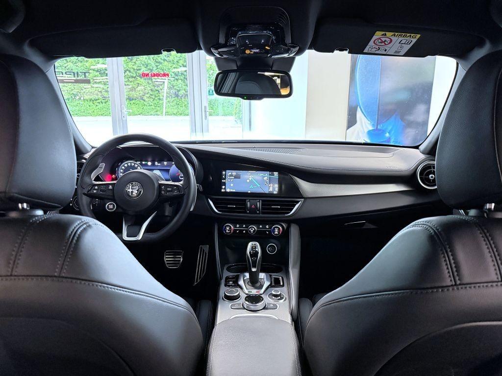 Alfa Romeo Giulia 2.0T 280k AT8 ZF Q4 4x4 Veloce, reg. 09/2023