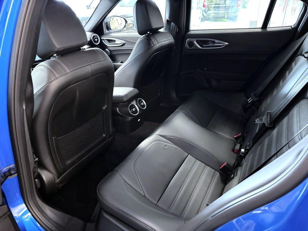 Alfa Romeo Giulia 2.0T 280k AT8 ZF Q4 4x4 Veloce, reg. 09/2023